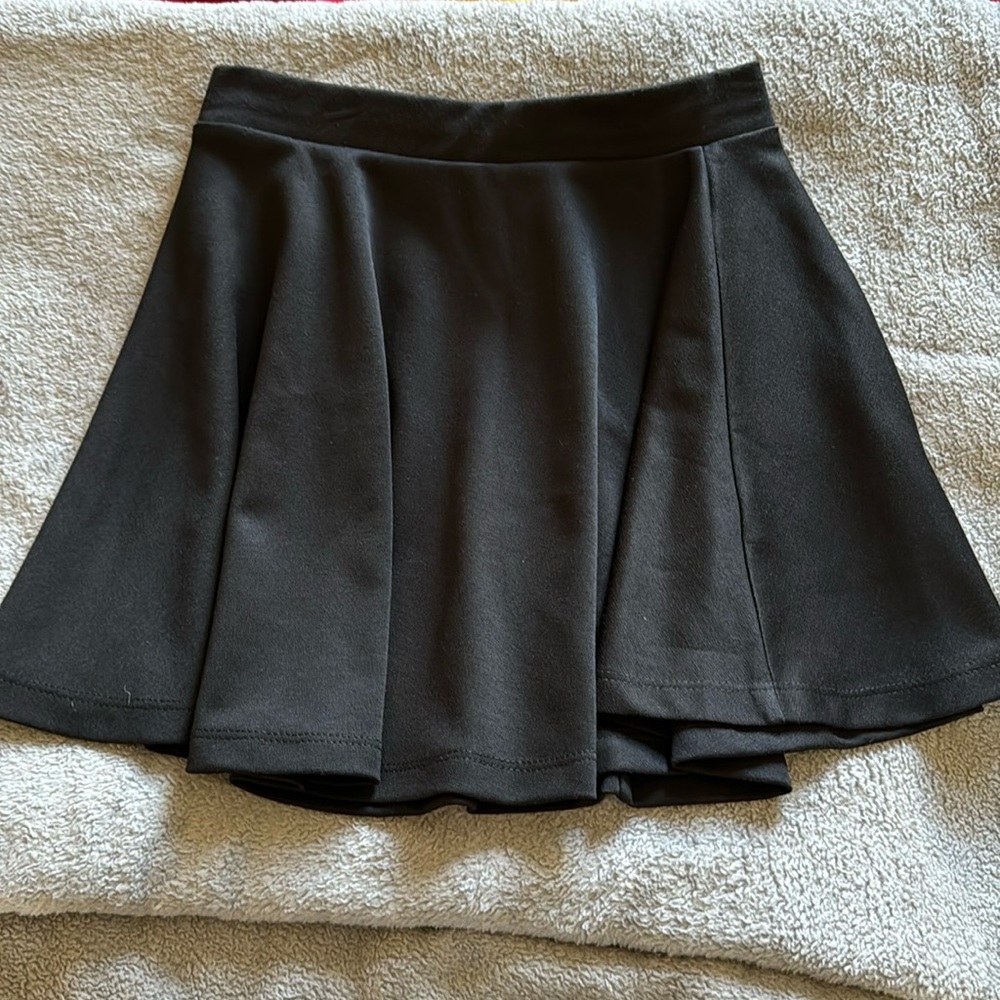 Black Skirt With Stretchable Waistband